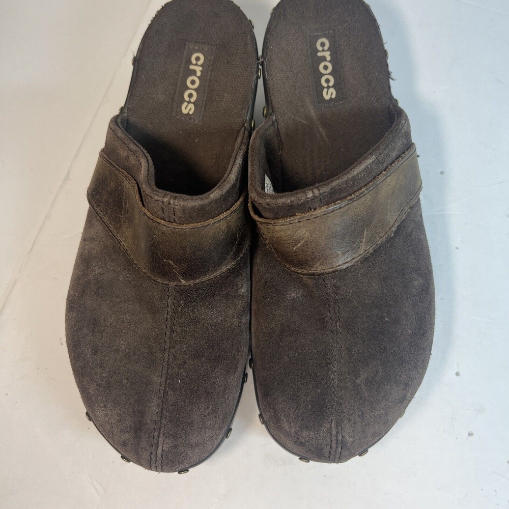 Crocs Womens 8 Brown Suede Studded Platform Clogs Hippie Mules Boho Cottagecore - Picture 3 of 10